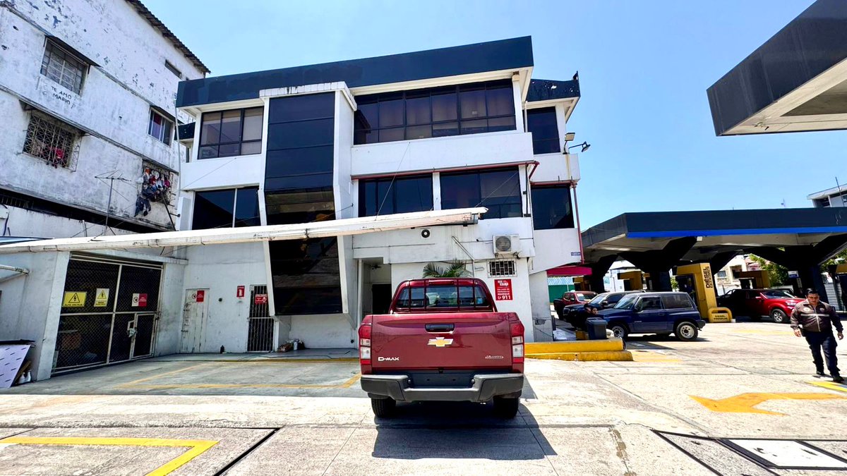 vtv_ecuador's tweet image. #FiscalíaEc y @PoliciaEcuador continuó con los allanamientos a las personas jurídicas investigadas por presunto #LavadoDeActivos. En los lugares intervenidos se levantan indicios.