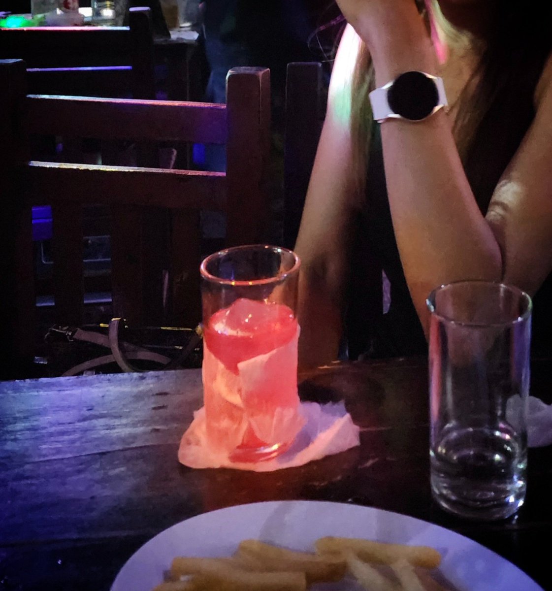 เพิ่งเลิกงานก็หิวเลย🍻 สงสัยต้องออก😅🥰🥰
#คู่แลกไม่แลก