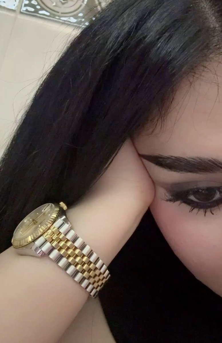 طييب الله جمعتكم بكل خير 
احححح مو موجود احد جاد نتزوج ولو مسيار هذا الوقت طقطقة مااحد جاد باللي جاد يبغى زوج يجيني واتس البارح خميس انا قاعده افكر مو موجود احد جاد يبغى نتزوج مايهمني العمر او الجمال يهمني يكون جاد