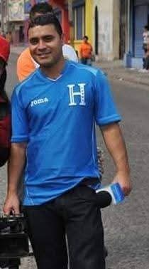 WashoHonduras's tweet image. NOS UNIMOS AL DOLOR DE SU FAMILIA 

*

Hallan muerto en el interior de su habitación a camarógrafo, Josue Moisés García de 40 años en la colonia el Pedregal de Tegucigalpa.