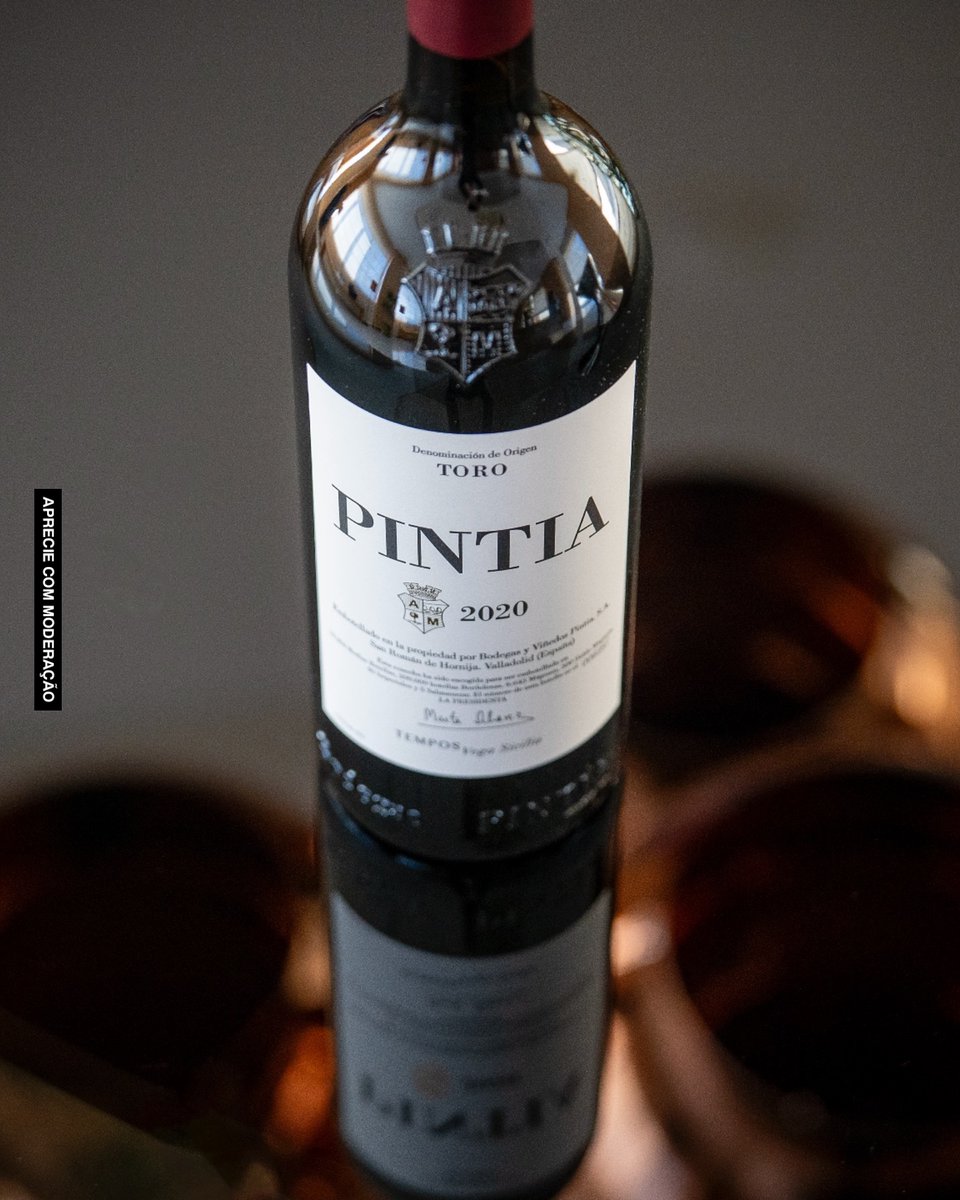 mistralvinhos's tweet image. Um vinho que combina força e sofisticação: o Pintia, elaborado pela @TVegaSicilia na região do Toro, é um tinto de grande caráter que tem sempre recebe ótimos comentários da crítica especializada. #BebaComModeração
