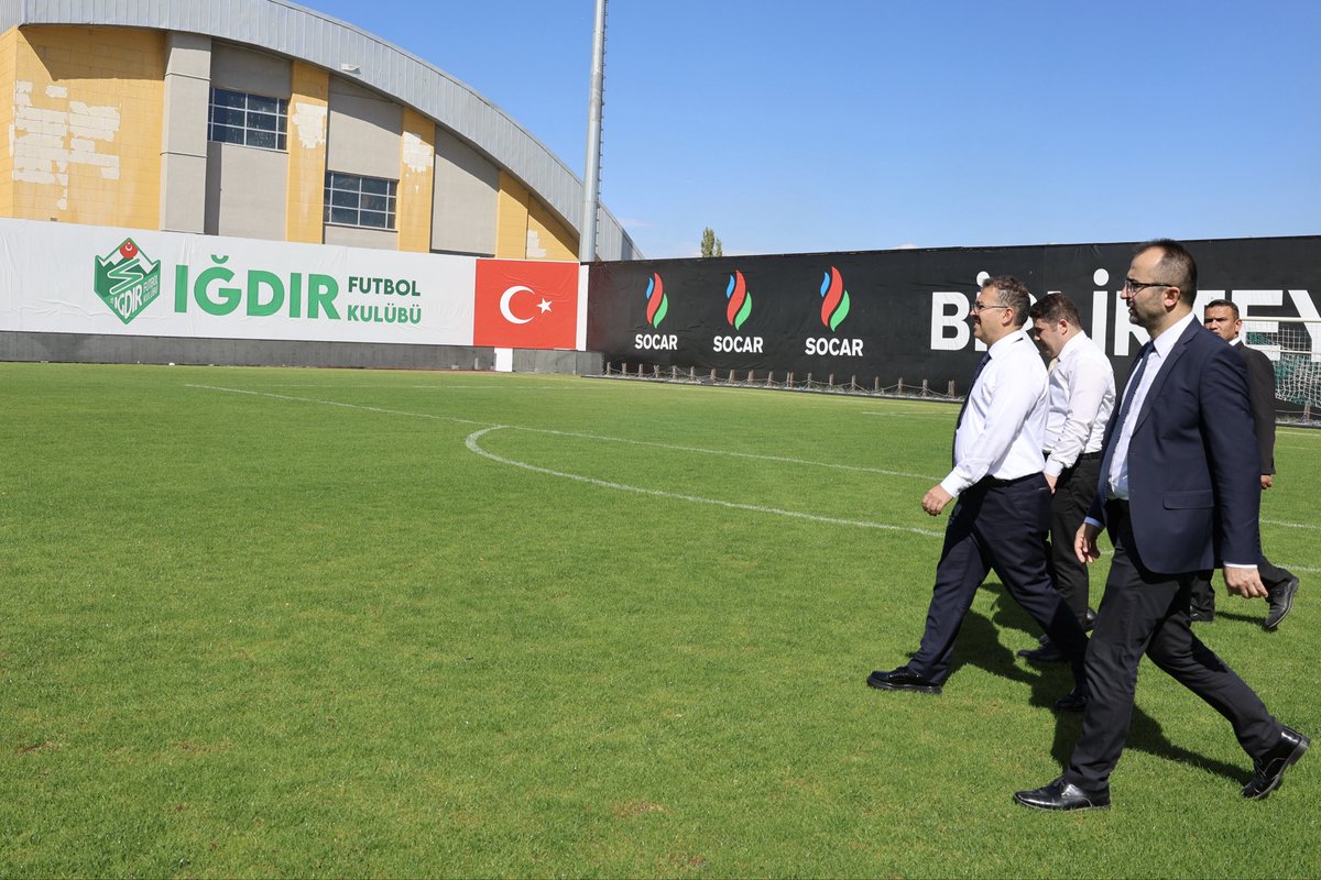 Iğdır Valiliği (@igdirvaliligi) on Twitter photo Valimiz Ercan Turan, TFF 1. Lig’de mücadele eden şehrimizin gururu Alagöz Holding Iğdır Futbol Kulübü’nün iç saha maçlarını oynadığı Iğdır Şehir Stadı’nı ziyaret etti. 
Stadyumda devam eden büyütme ve iyileştirme çalışmaları hakkında yetkililerden bilgi alan Valimiz Turan, Valimiz Ercan Turan, TFF 1. Lig’de mücadele eden şehrimizin gururu Alagöz Holding Iğdır Futbol Kulübü’nün iç saha maçlarını oynadığı Iğdır Şehir Stadı’nı ziyaret etti. 
Stadyumda devam eden büyütme ve iyileştirme çalışmaları hakkında yetkililerden bilgi alan Valimiz Turan,