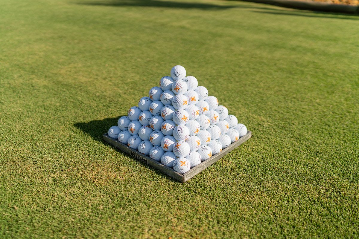 El domingo es para tomárselo con calma… y para perfeccionar ese swing. ⛳️

Disfruta de la tranquilidad del campo y del placer de practicar en un entorno único.