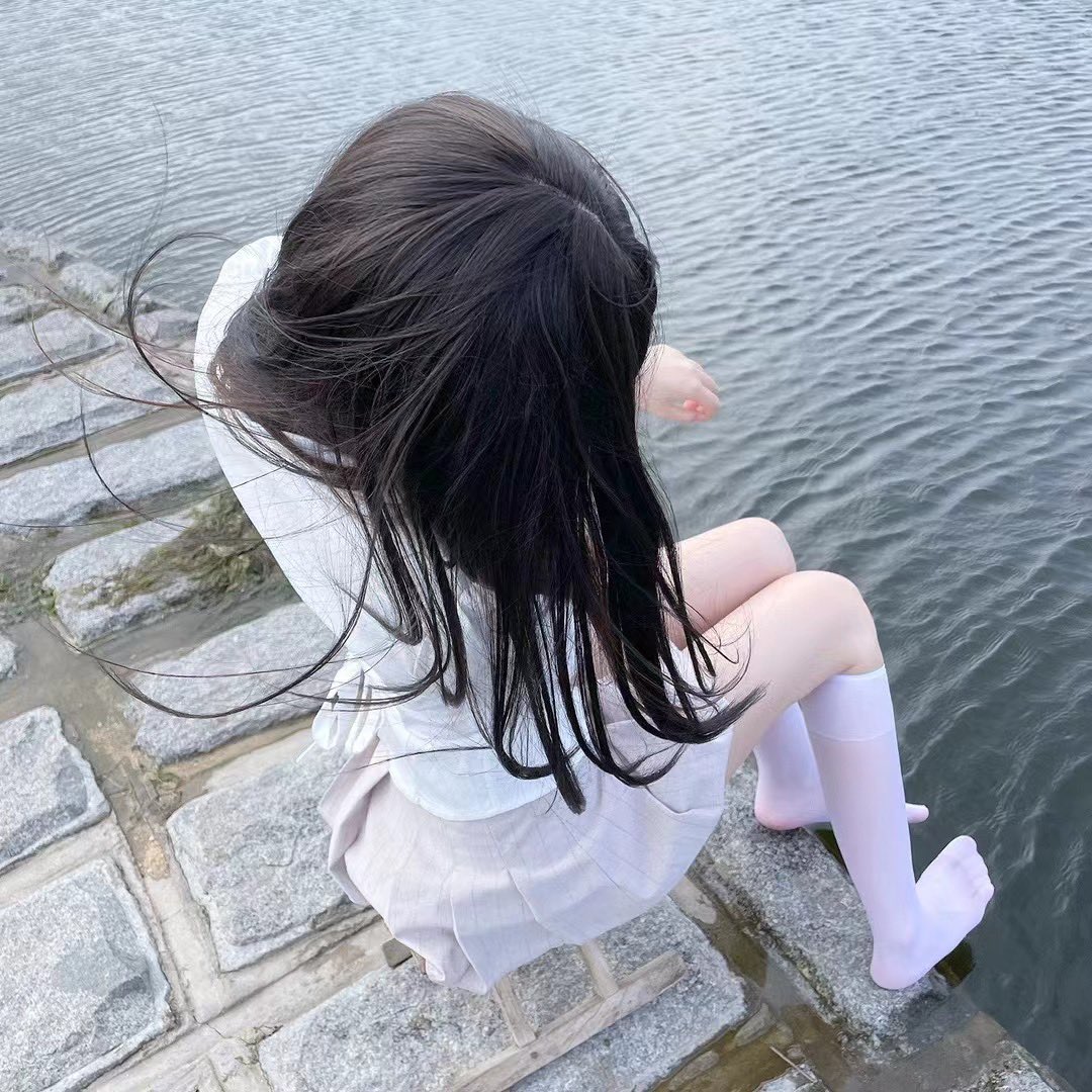 朋友说这张很有氛围感
#成都 #线下 #约炮 #原味 #jk