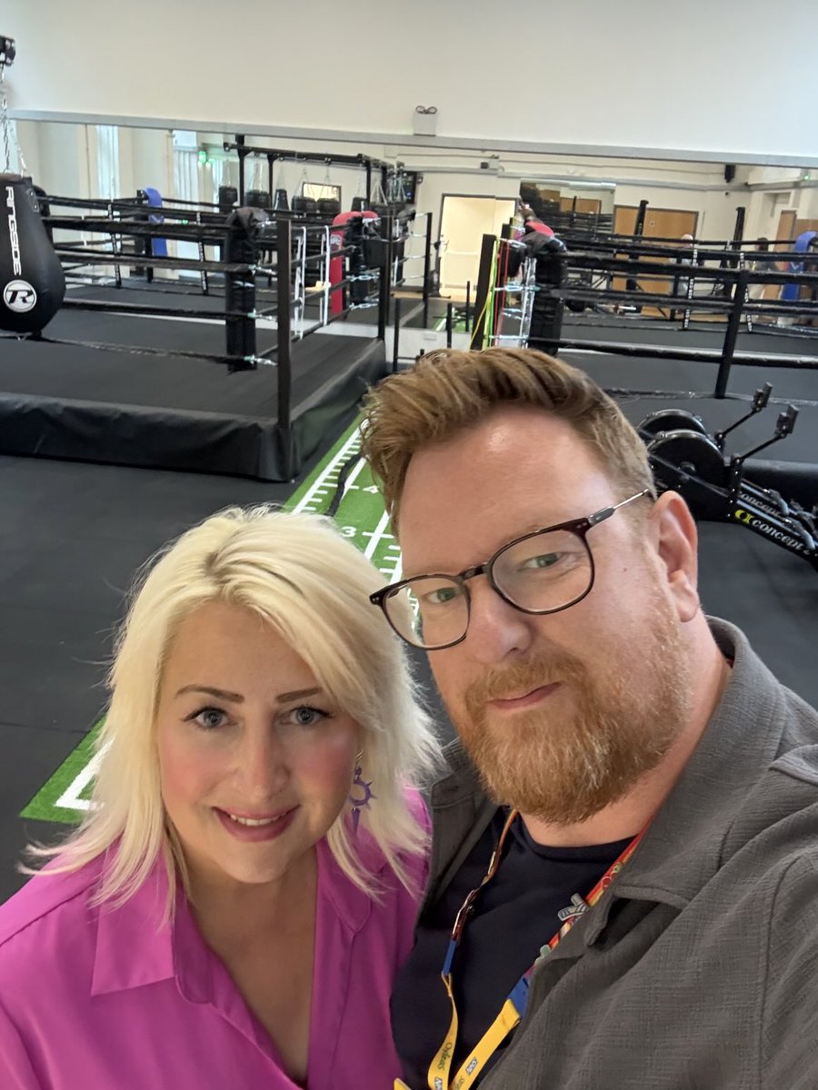 Lisa Tan tweet media