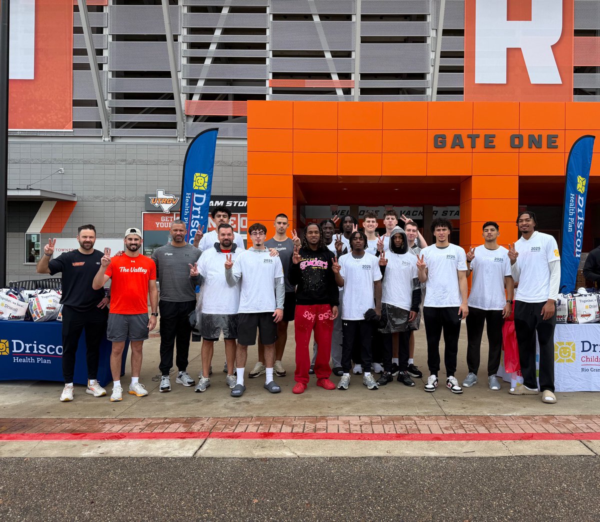 UTRGVmbb's tweet image. Great morning at Driscoll Children’s Hospital Give Back Day. What a blessing to serve our Rio Grande Valley community.
#RallyTheValley #UTRGV