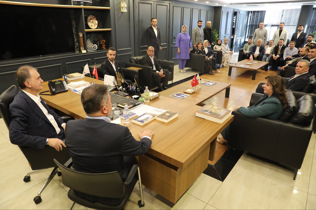 Genel Başkan Yardımcımız ve Parti Sözcümüz Sayın Ömer Çelik Bakanımızı İl Başkanlığımızda karşıladık.

Mütevazı duruşu, güçlü vizyonu ve gençliğe olan güveniyle bizlere her zaman ilham veriyor.

🇹🇷  Gençliğin abisi, Teşkilatın Rehberi.
 #AKGençlik  #AKGençadana #BirlikteGüçlüyüz