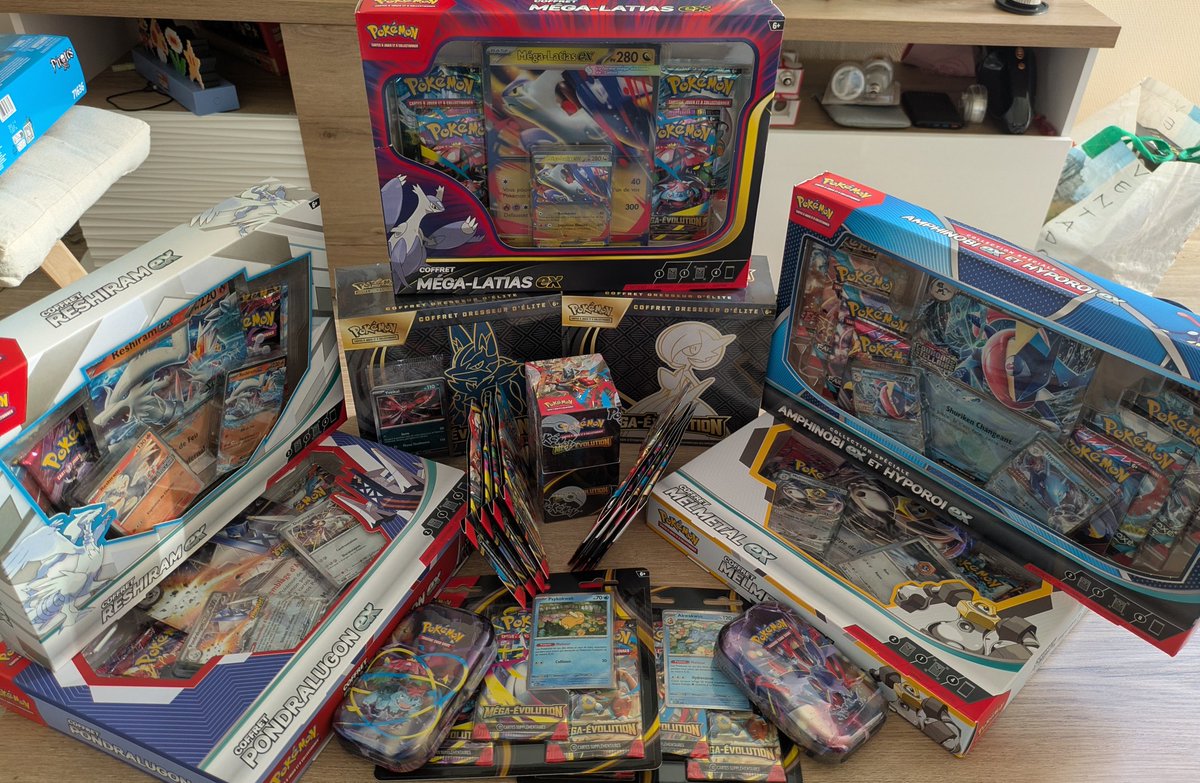 J'ai quelques trucs à ouvrir je crois #PokemonTCG