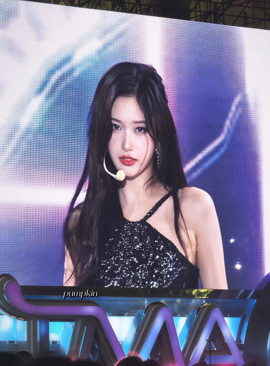 Throwback to LEESEO blessing TMA's audience with her magnificent face card.

💜 #IVE #아이브 #LEESEO #이서