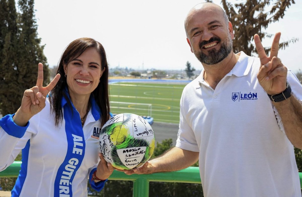 isaac_pina's tweet image. #UnDíaComoHoy pero del 2024, se refrendaba el liderazgo de nuestra presidenta municipal @AleGutierrez_mx al frente del @municipio_leon. 🦁 

Gracias a la visión, impulso y apoyo, en León seguimos siendo ejemplo como #CapitalDelDeporte 🏆

#1Año #León