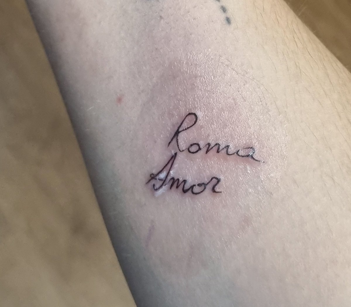 _maupass_'s tweet image. La tua scrittura per sempre incisa 🩷 @DamianoGavino