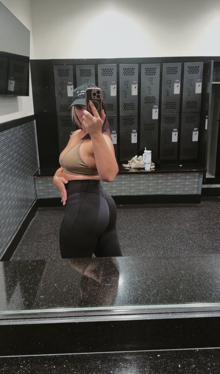 MsSavage tweet media