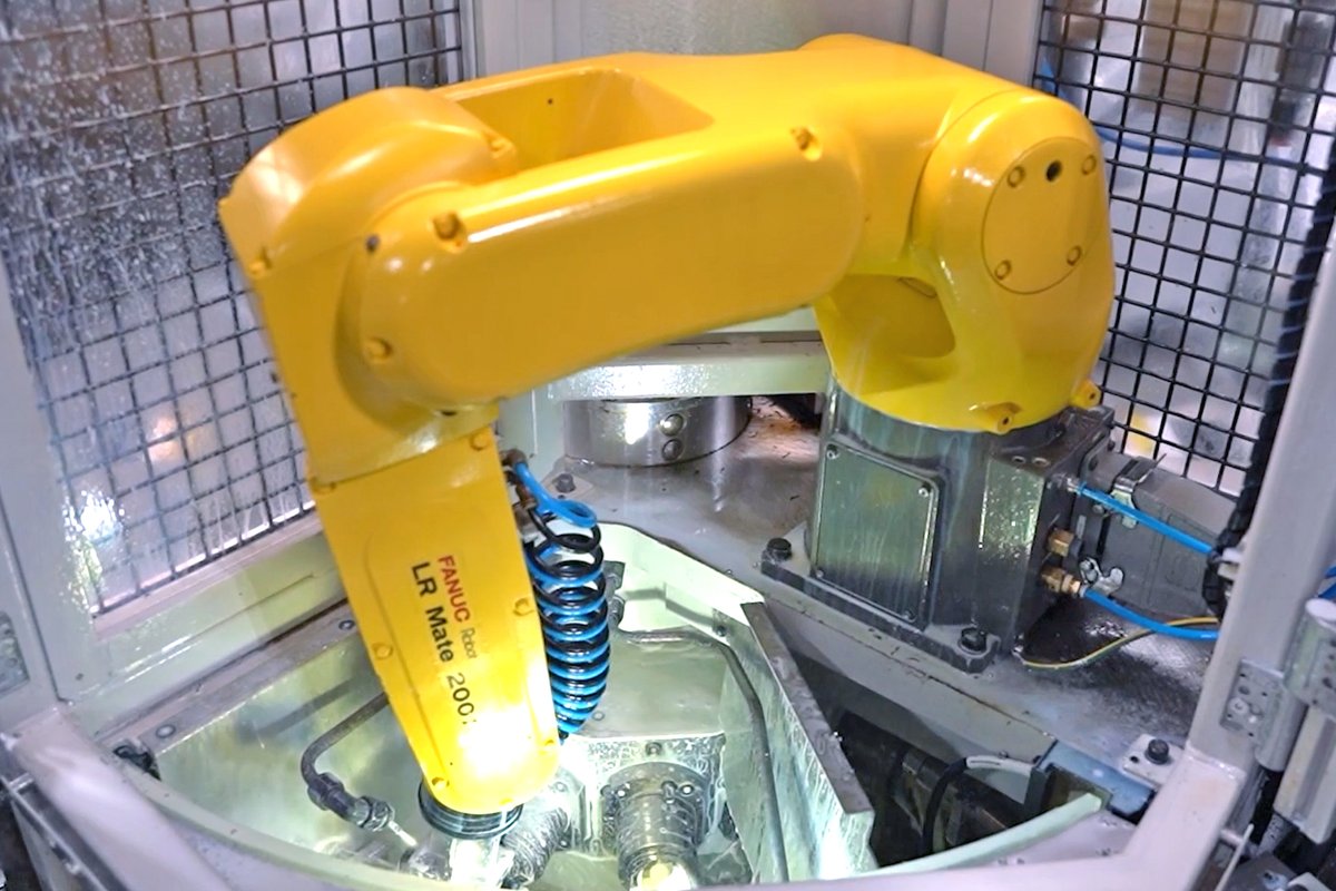 FANUCAmerica's tweet image. Automated #CNCmachines elevate titanium part production!⚙️ bit.ly/3IDyDv0

When @MitotecNecedah struggled to meet rising📈 demand for #titanium parts, the company invested in two✌️ @Hydromat_USA FORCE #CNC rotary transfer machines. 

#automation #robotics #mfg