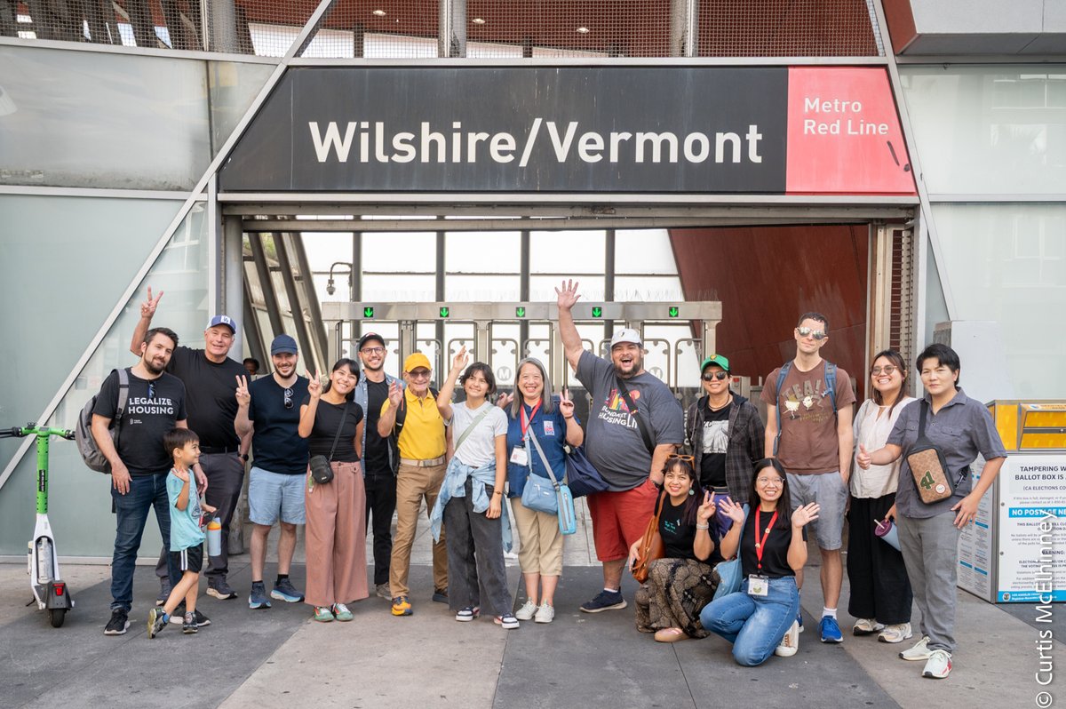 thaicdc's tweet image. Our first-ever Housing Near Transit Walking Tour along the B Line was a resounding success! We learned:
🚇 How #Metro creates #housing near transit
🚍 What #TransitOrientedDevelopment means for communities
🚲 Balancing density, affordability, &amp;amp; neighborhood change #ThaiTown