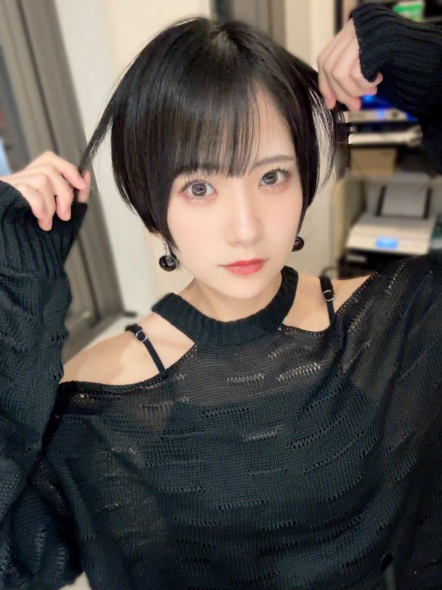 ritsu_idoll's tweet image. おはよう☀️☀️

ショートヘアのお姉さん🖤⋆͛*͛