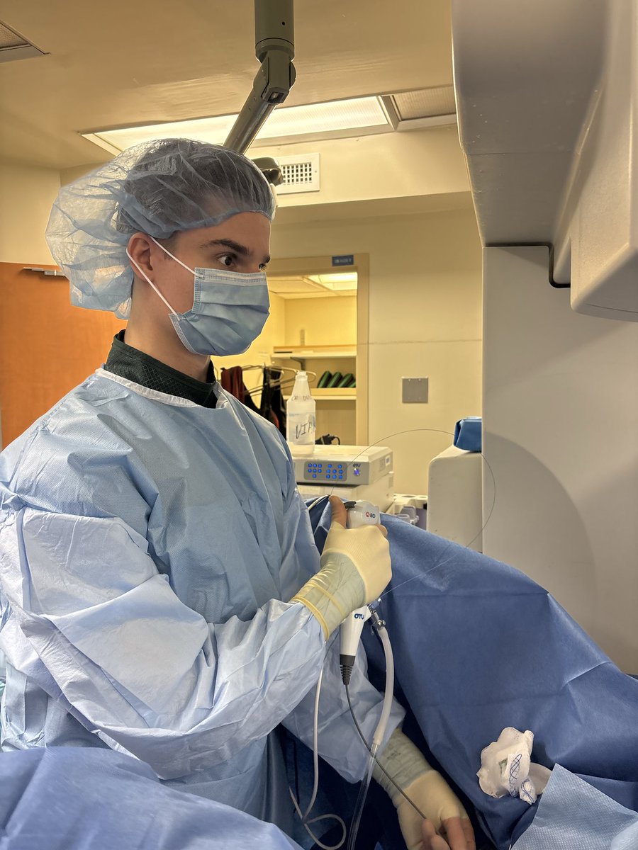 StLukesUro's tweet photo. Jonathan is locked in!!!

This week we welcomed our talented PGY1 to his first urology rotation. Jonathan completed surg onc, SICU, gen surg rotations (and a paternity leave) prior to his 1st of 4 total Uro months. 

Already getting in on some flex URS laser action!  🎯 https://t.co/GB3KPoT6AV