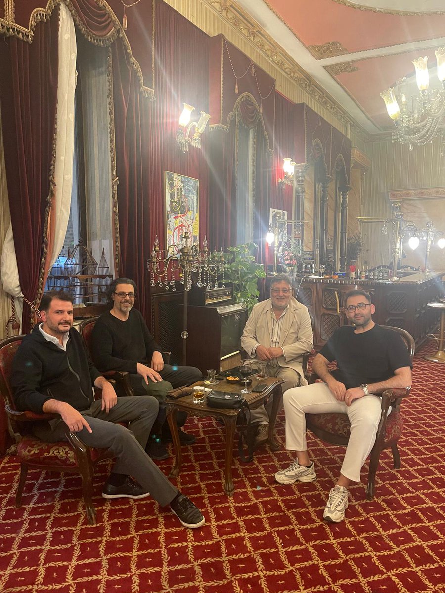 0xmerte's tweet photo. Geçtiğimiz gün İstanbul’da Bagimsizlar Hareketi kurucu üyelerimizle birlikte bir araya geldik. Uzun uzun konuştuk.

Bu ülke yeniden nasıl güçlenir? Toplum nasıl nefes alır?
Cumhuriyetimizin ve demokrasimizin geleceğine nasıl katkı sunabiliriz?

Hepimizin ortak bir duygusu vardı:
İnsanlar yorgun, umudu azalmış… Ama bu milletin kalbi hala güçlü.

İçinde vicdanı, emeği, adaleti arayan milyonlar var.

Bağımsızlar Hareketi bir parti değil;
farklı düşünen ama aynı iyiliği isteyen insanların buluştuğu ortak bir zemindir.

Biz inanıyoruz ki bu ülke, kutuplaşmayla değil,
ortak akılla ve dayanışmayla yeniden yükselecek.

Birlikte düşüneceğiz, üreteceğiz, çözüm arayacağız.

Bu ülkeyi yeniden ayağa kaldıracak olan yine Türk milletidir.

#BağımsızlarHareketi 🇹🇷