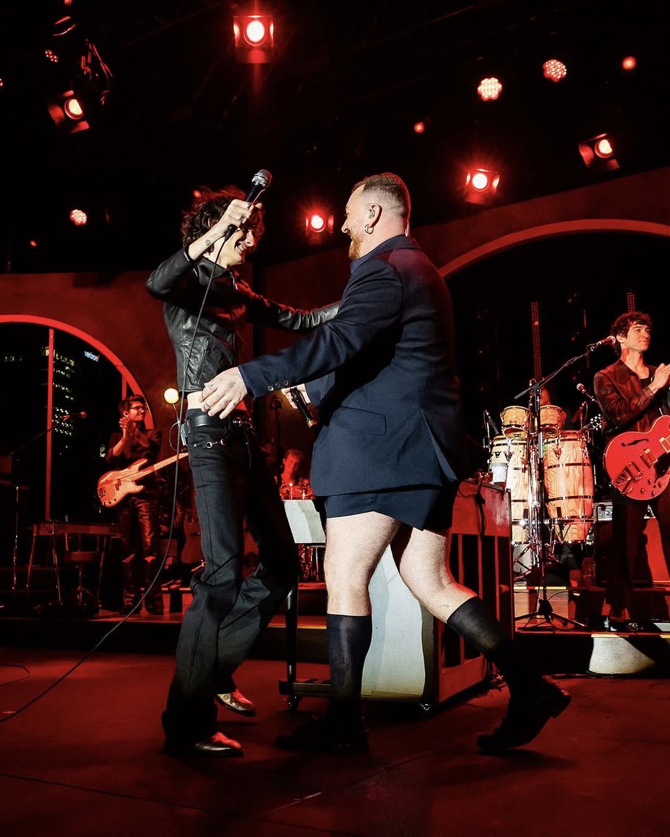 New York! So… we’re not the only ones who love <a href="/samsmith/">SAM SMITH</a>, right? 🥹
Yesterday was such a special night — seeing sombr performing alongside one-in-a-generation Sam Smith! ❤️‍🔥 P.S. Remember to stay safe and treat people with kindness at every show, see you again tonight. 🫶