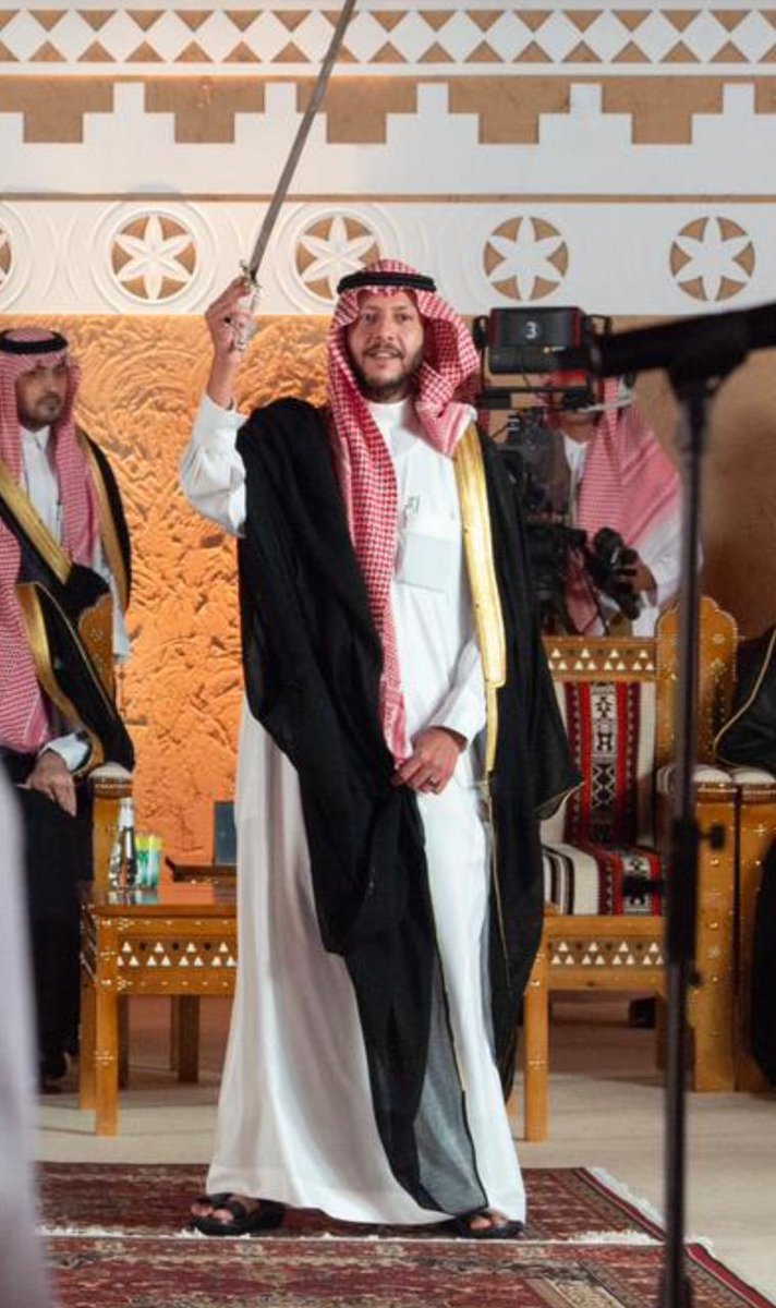 #فيديو 
#الطايف_الان 
#شيلات 
عروس المصايف مانست وقفتك ياسعود ⬇️⬇️youtu.be/tRrJp21MtxI?si…