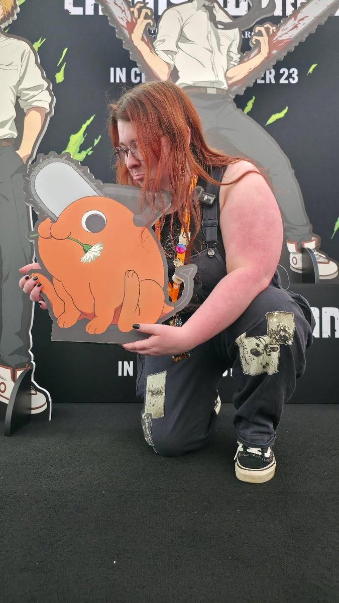 sharmander29's tweet photo. @PAXAus Day 1 was filled with all the love 🥹 I found my people at @anzcreators meet up, saw @crunchyroll's Chainsaw Man display (I did try to take Pochita home, with no luck) &amp; relaxed in the AFK room (huge shout out to @beyondblue for the cozy setup &amp; kind staff 🧡)! https://t.co/ROax1CF28c