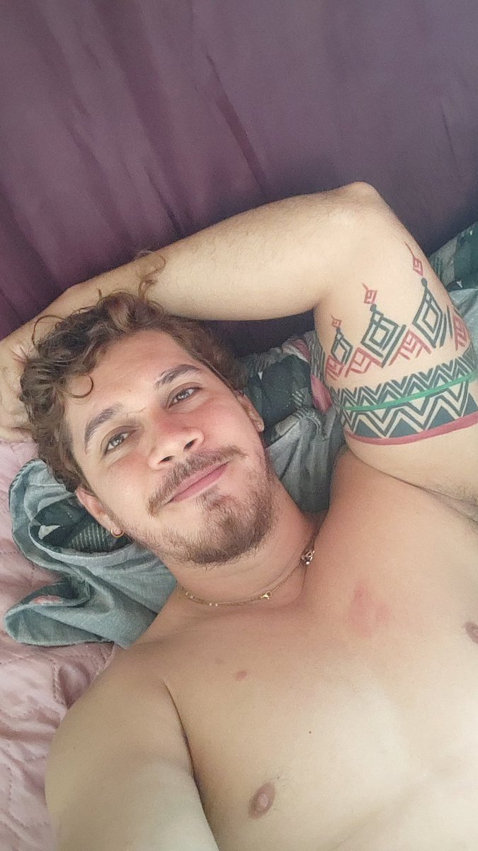 Oi_Dih's tweet photo. Enfim sextou https://t.co/kECqjr3RYT