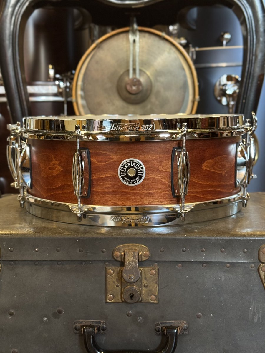 badgesdrumshop's tweet photo. Plenty of USA made Gretsch snares in the shop in a range of classic tones and essential functions and beautiful finishes with several recently listed
#gretschdrums #snaredrums #cincinnati #badgesdrumshop https://t.co/bB7oeViCzC