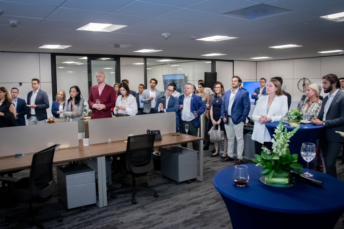 AcfGroup's tweet image. We’ve settled into our new office space in Miami’s Financial District — the best area to keep growing and connecting with our clients. 

We celebrated the move with a cocktail among friends, clients &amp;amp; partners. Exciting times ahead for ACF Group! 

#ACFGroup #FinancialDistrict