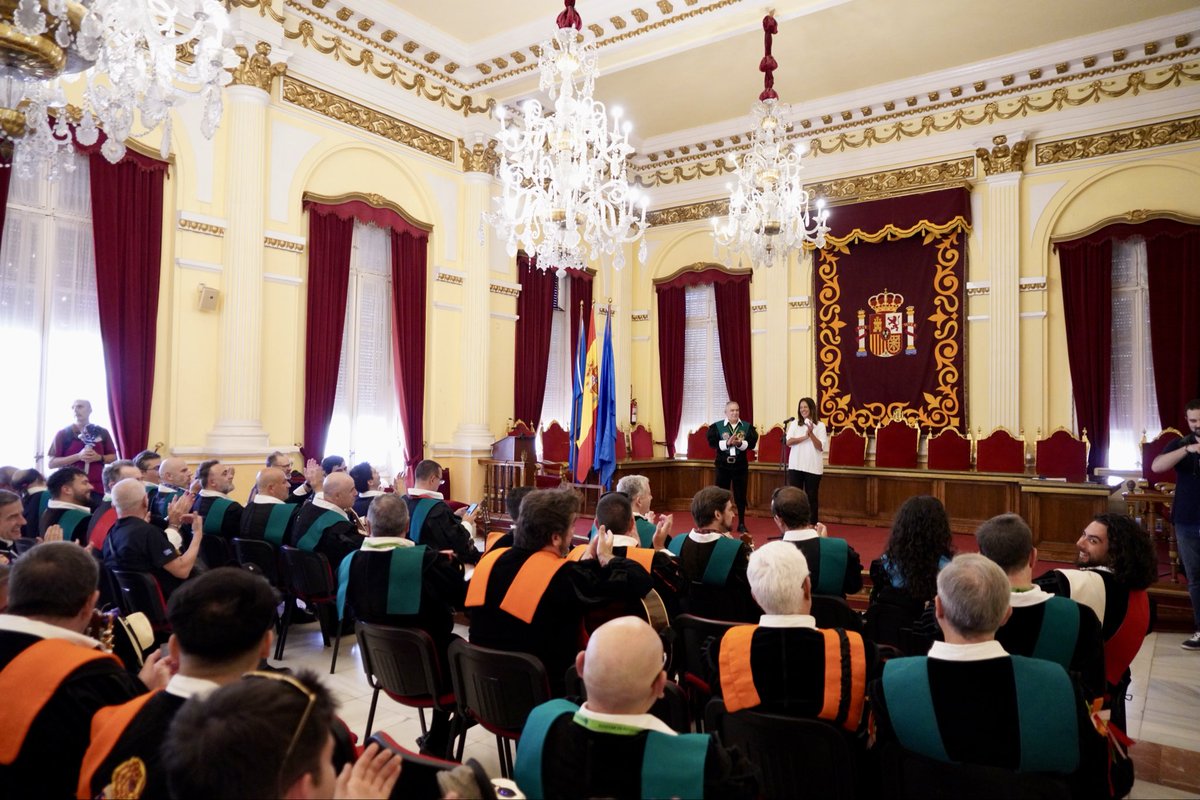 La consejera de Cultura <a href="/FMohatar/">Fadela Mohatar</a> ha recibido en el salón dorado a los participantes de Tunas de Económicas, Empresariales, Comercio y Turismo que celebran en Melilla su 37 encuentro nacional.