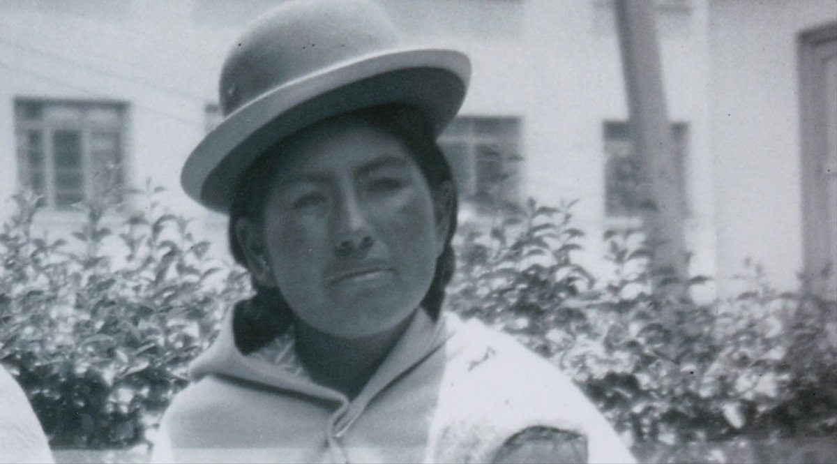 lecinemaclub's tweet image. This week: AMARU’S TONGUE: DAUGHTER  a film by JOSHUA CHUQUIMIA CRAMPTON &amp;amp; CHUQUIMAMANI-CONDORI. 2021. 45 min.

A trance-like exploration of death according to Indigenous Aymaran traditions filmed by radical sibling artists and musicians.

For one week on lecinemaclub.com.