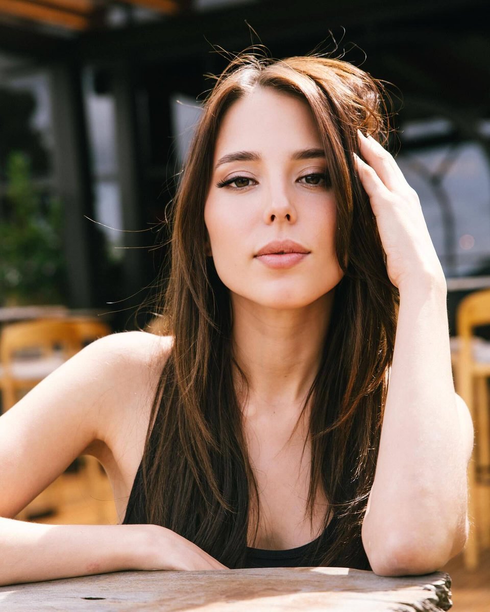 Majo Aguilar continúa forjando su rol como una figura femenina clave en la música mexicana con el lanzamiento de “Así Son Las Cosas”. Entérate  aquí  post.galaxymusicpromo.com/link/majo-agui…