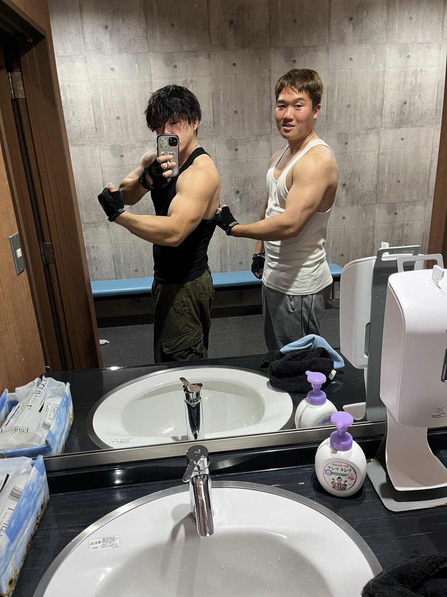hide_yoshi0214's tweet image. 今日は背中トレの日
しばき倒しっ

 #筋トレmemo  #筋トレ  #筋肉  #筋トレ初心者 #背中トレ