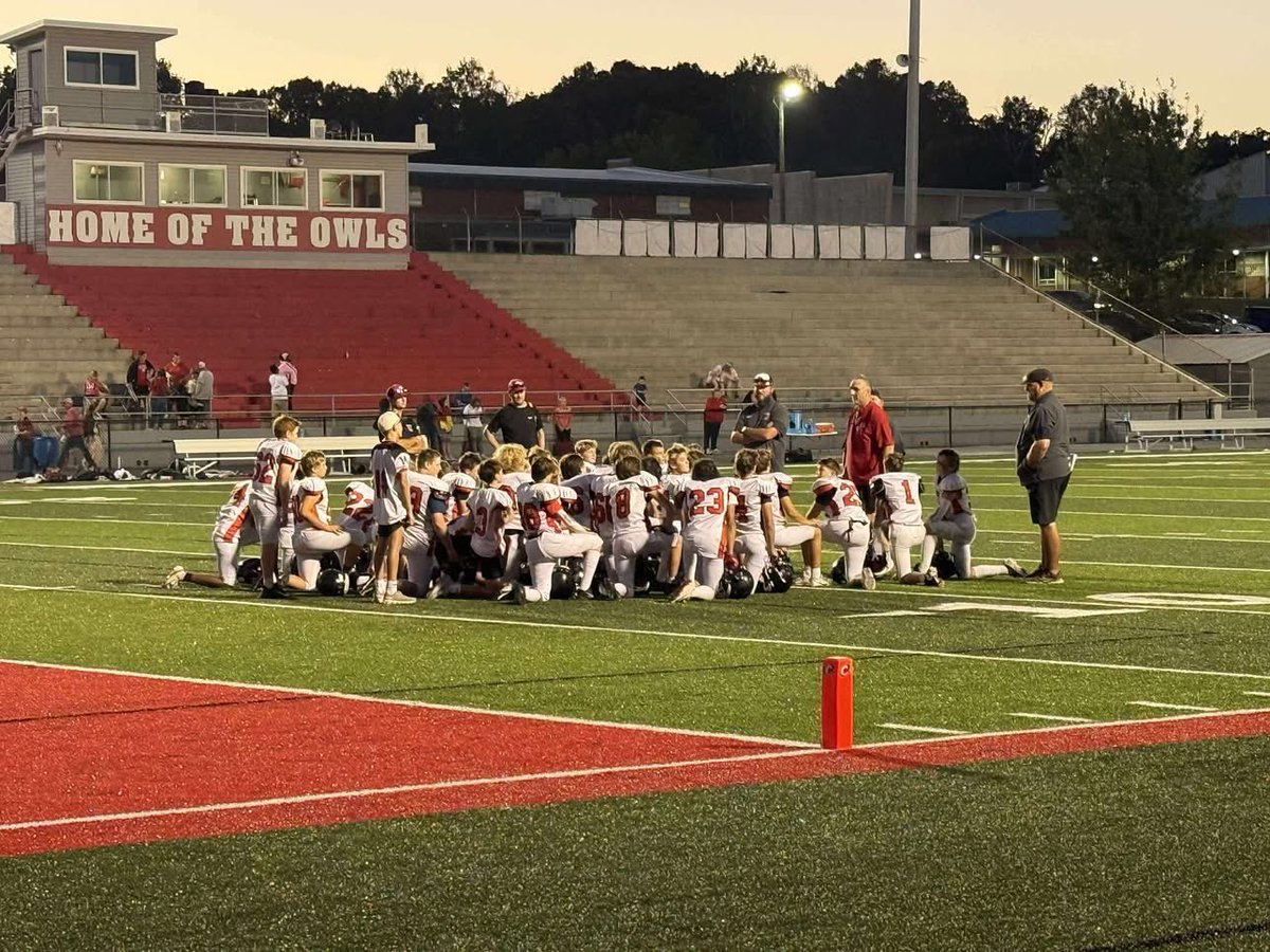 🏈That’s a wrap for MS Football! The Eagles WON their post season game tonight against Ooltewah 24-6 and finish the season with 6 wins/2 losses. Way to go, team!!!🦅