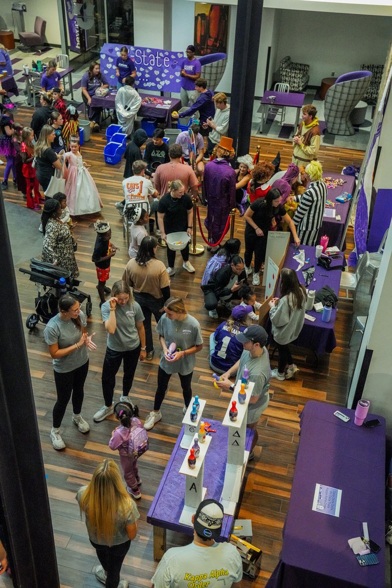 KStateAlumni's tweet photo. Lots of kids. Lots of candy. Pics from the Children's Carnival.
#KStateHC https://t.co/zCQL2UG2P5