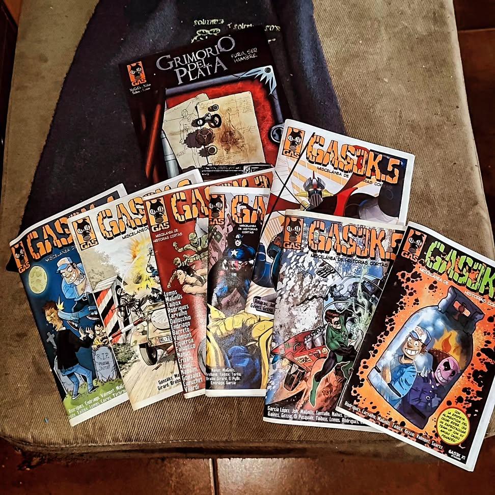 lordmagnusen's tweet image. De 13 a 17 estoy en el stand de AUCH en la Feria del Libro (Intendencia de Montevideo), llevo Grimorio (quedan muy pocos) y varias ediciones de la antología GAS3K. Además, postales del Chori Rider y otros.