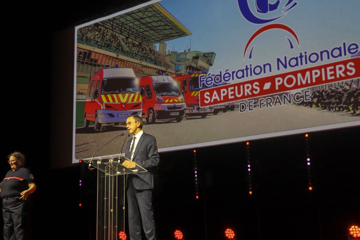 A l'occasion de ce 3eme et dernier jour du 131ème du congrès national des sapeurs-pompiers de France, 
<a href="/Interieur_Min/">Ministre de l'Intérieur</a> a annoncé la revalorisation des indemnités horaires ainsi que la mise en œuvre dès 2026 de la bonification de retraite des sapeurs-pompiers volontaires. Il a