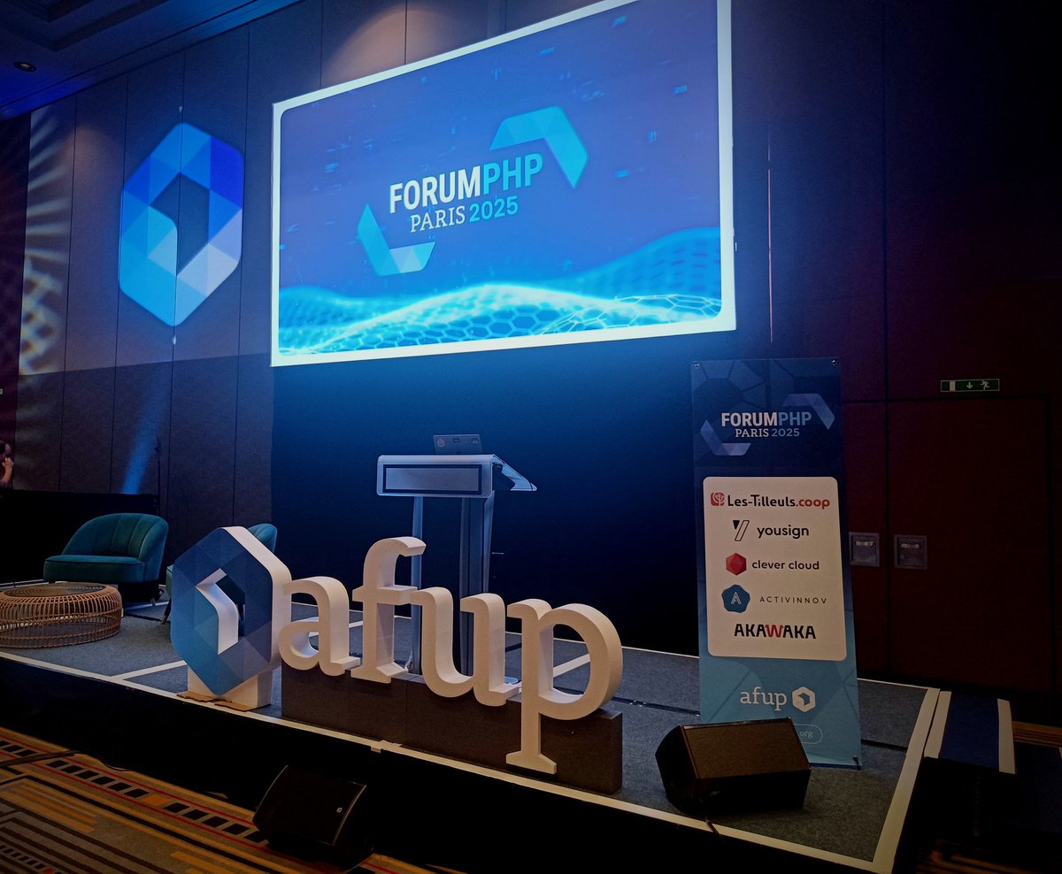 ShevAbam's tweet image. Encore une belle édition du #ForumPHP 2025 ! Deux jours de conférences passionnantes et d&apos;échanges autour de l’écosystème PHP. Bravo et merci à l&apos;@afup pour l&apos;organisation et pour la richesse des talks et des intervenants ! 🐘 #AFUP #PHP #Symfony #ForumPHP2025 #APIPlatform
