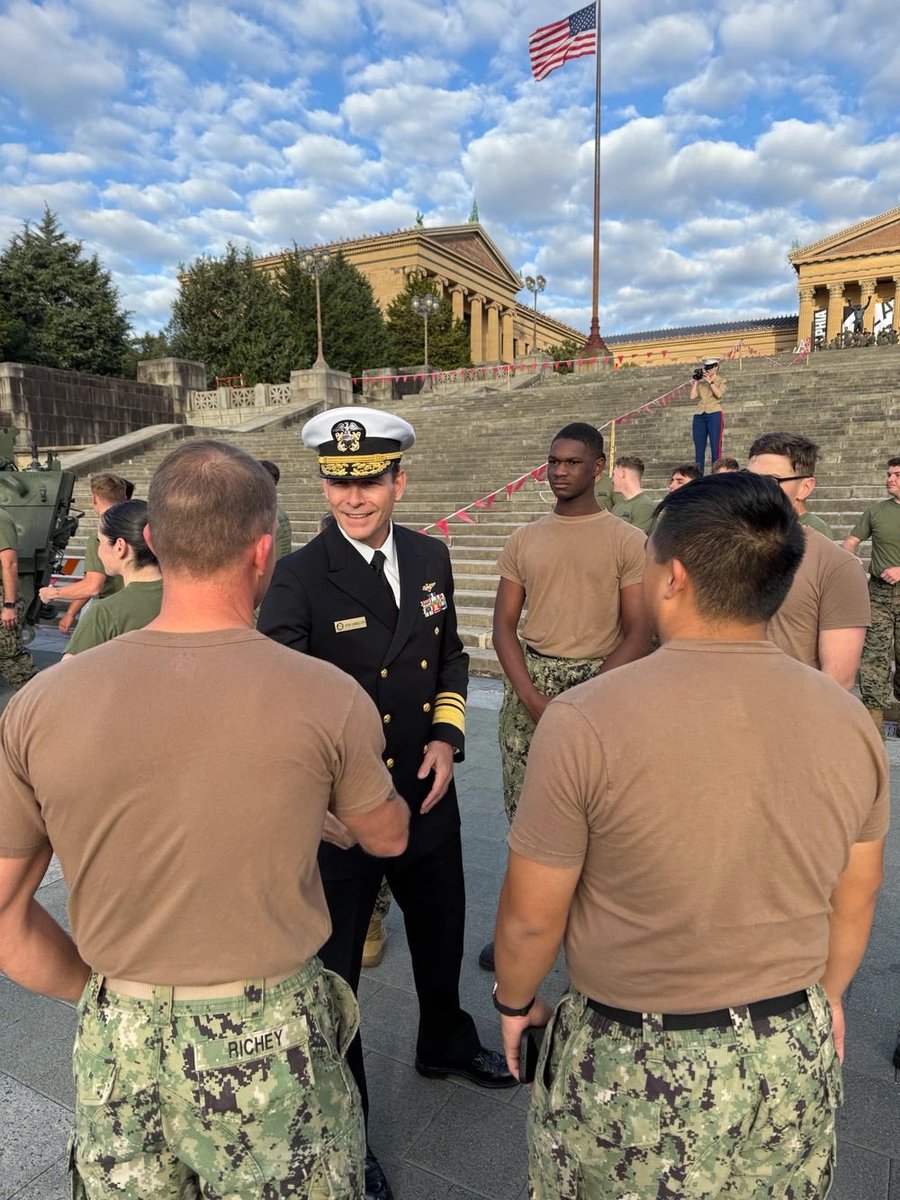 USFleetForces's tweet image. Vice Adm. John Gumbleton, Lt. Gen. Roberta Shea, and Sgt. Maj. Carlos Ruiz attend the Rocky Steps Run in Philadelphia celebrating the Navy’s 250th Birthday. ⚓️🇺🇸 #Navy250