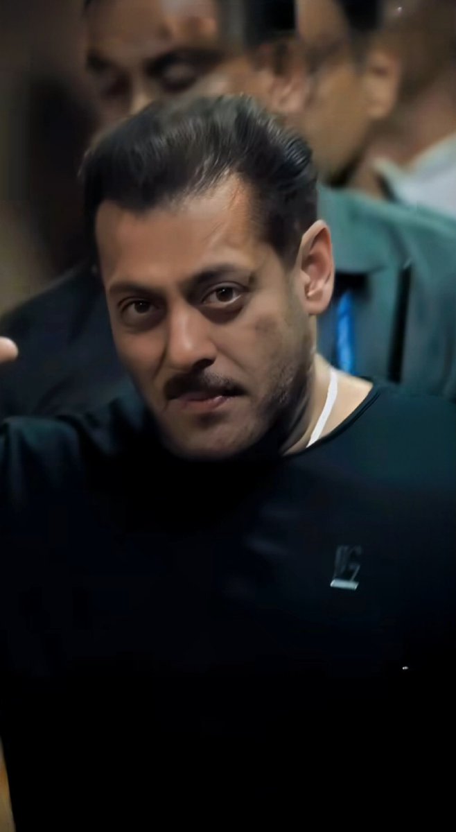 BollywoodFanOf1's tweet image. 🖤🖤🖤 salman khan visits to bless Arbaarz Khan and Sshura&apos;s baby girl @BeingSalmanKhan 
#SalmanKhan #GalwanValley 
Love Salman khan
