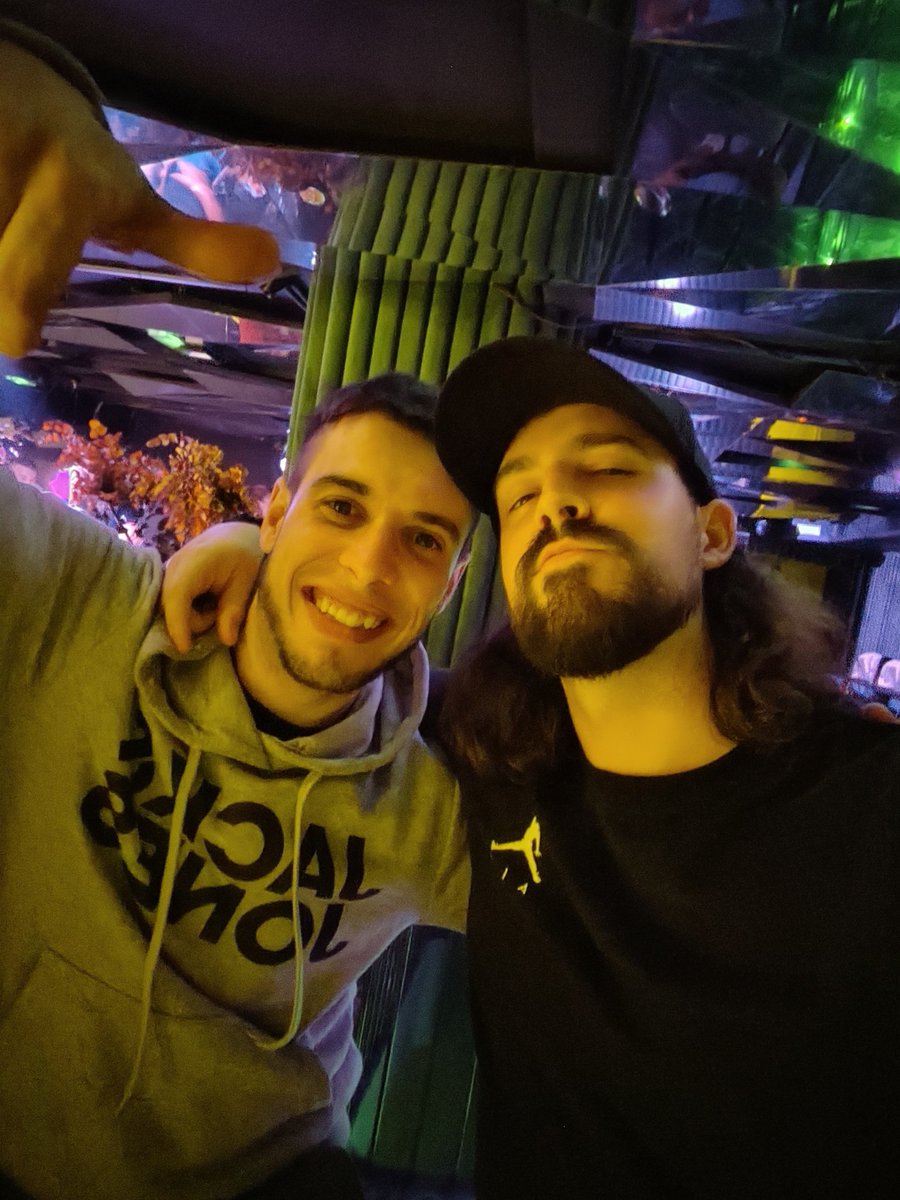 Él no lo sabe, pero ese día iba completamente depilado por si acaso.