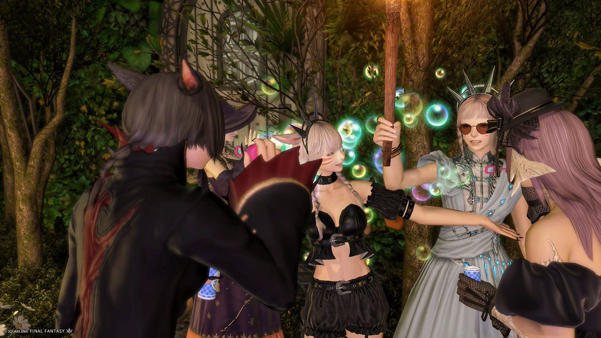 nemu_alcott's tweet image. 少しお早いハロウィン撮影③
静けさがあって雰囲気のある道…
なのに松明出したらやたらシュールな絵になりました🗽

#Studio_Bee

#FreeSpace