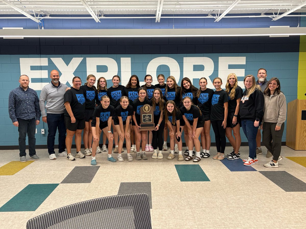 CentralSball's tweet photo. Thank you to our Board of Education for recognizing our team at their meeting!💙 https://t.co/IrlBGfY5Q6