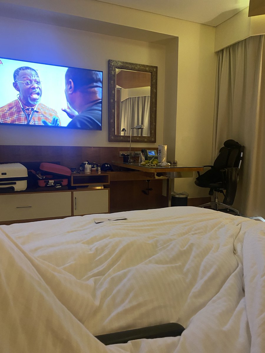 I posted that I made $1,000 yesterday
Attached a screenshot of the ₦1M I withdrew to sort a few bills.

Some said, “So $1,000 is ₦1M now?”
Others said, “She’s farming.”

😂 Girl. 5 years, multiple payouts, vacations, and a property in my name (more to come)…
and you think I