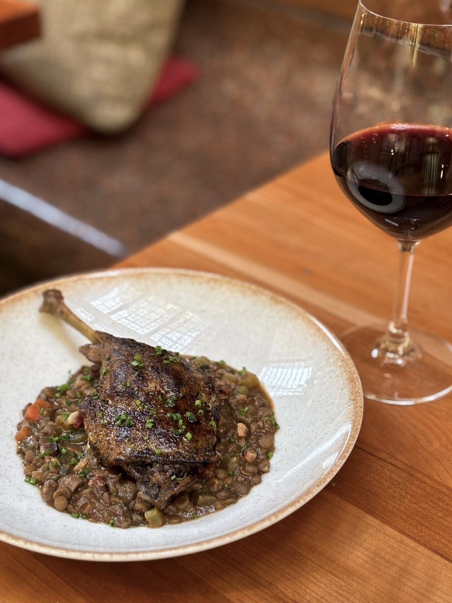 sohmbar's tweet photo. New season, new dishes at Sohm Bar! We’ve got Crispy Duck Leg, Potato Gnocchi, Grilled Avocado Salmon Poke, and Whole Roasted Cauliflower🍷🍽️ https://t.co/tRh2TnU9j2