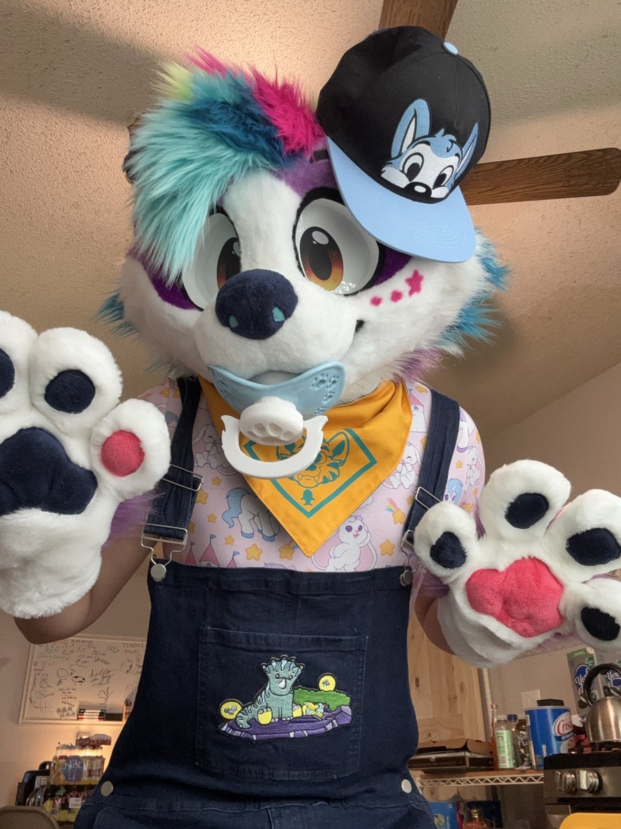 When your fursuit crush is secretly a big babyfur 🍼