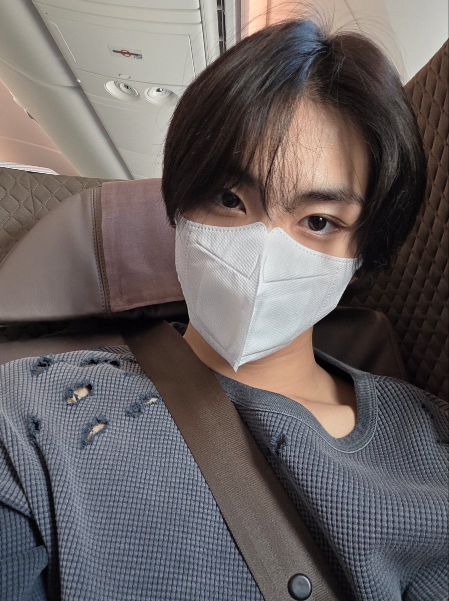 Jungwon really has the prettiest eyes I’ve even seen. Gosh.