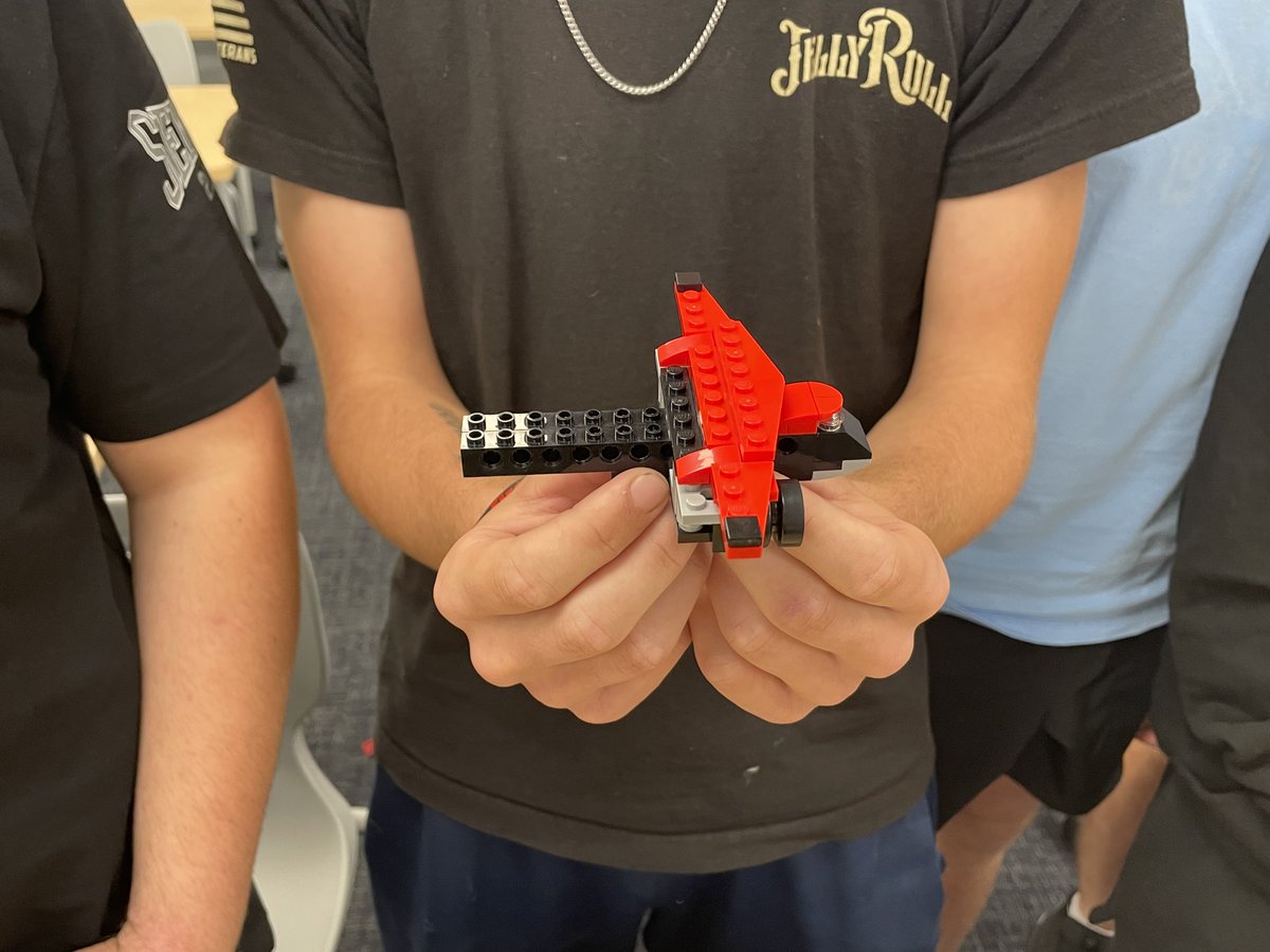 Jeffco_ATS's tweet image. 🚒 Our Fire Science students tackled a Radio Communications Lego Drill — one group gave directions, the other built using only radios! A fun way to practice teamwork, communication &amp;amp; following orders under pressure. 👏 #ATSPride #CTEMade #FireScience