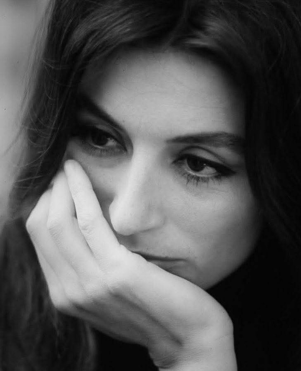 Passionissime's tweet image. Anouk 🌹                                   #anoukaimée