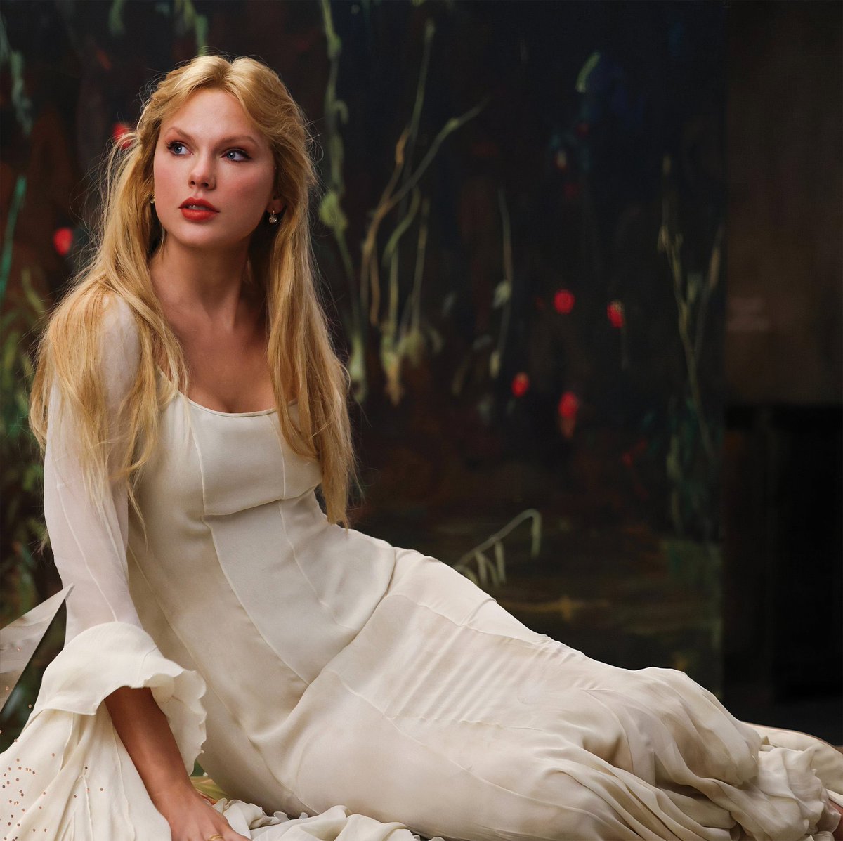 chartdata's tweet image. Taylor Swift’s &quot;The Fate of Ophelia&quot; becomes the first song in history to debut in the top 10 on the Billboard Pop Songs airplay chart (#8).