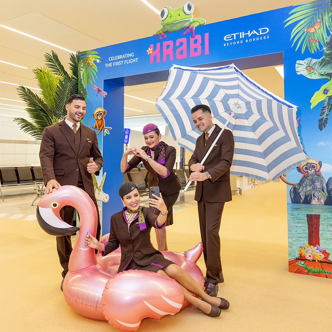 etihad's tweet image. Thailand, we’re back with another destination! Sawasdee Krabi 🇹🇭 We’ve touched down in Thailand’s coastal gem, where turquoise waters, towering cliffs, and island escapes await. Book now on etihad.com🌴🌍✈️

#Etihad #BeyondBorders