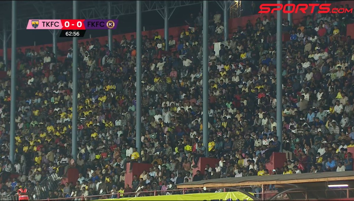 Match Day 4 📌
#TKFCvFKFC 
FT Score :- #TKFC 1-0 #KWFC

Official attendance : 6452
[Capacity : 10000]
65% Filled stadium 

13% drop in attendance due to the working day and the poor result in the previous match 
#SuperLeagueKerala #SLK